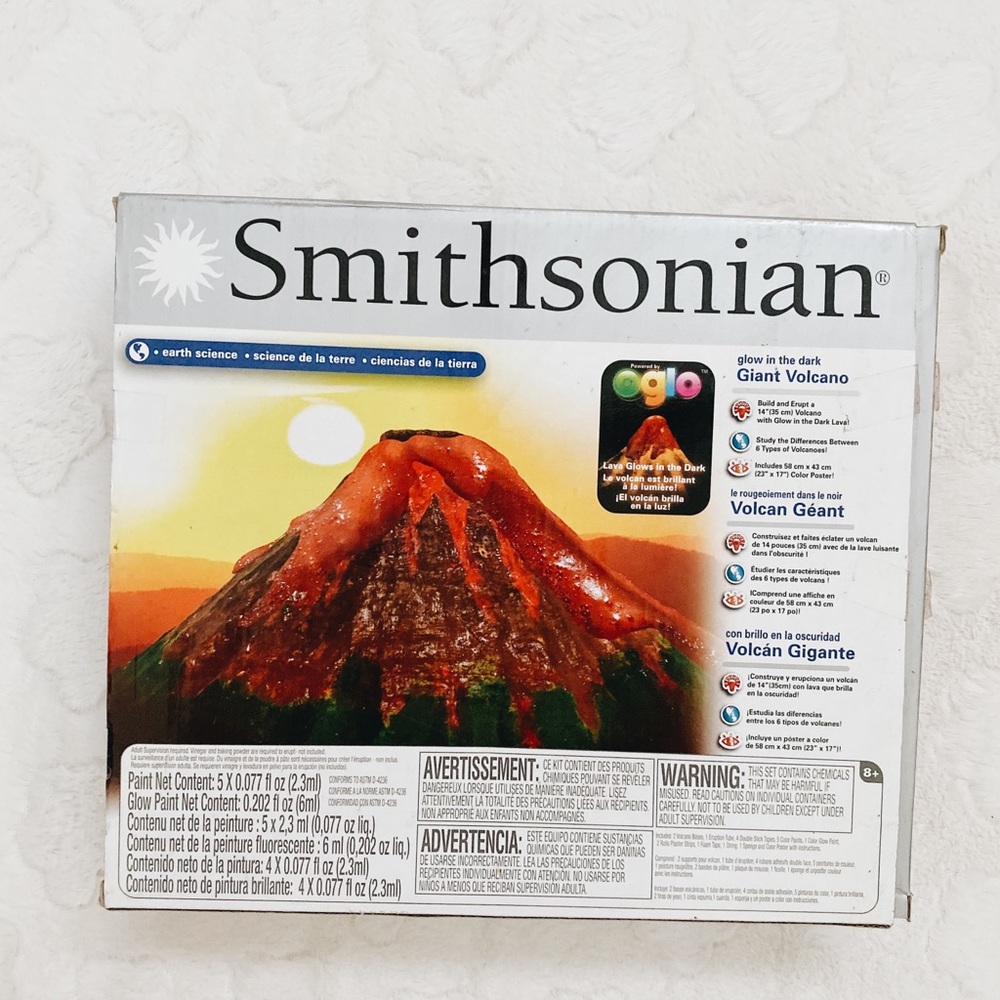 smithsonian glow in the dark volcano kit